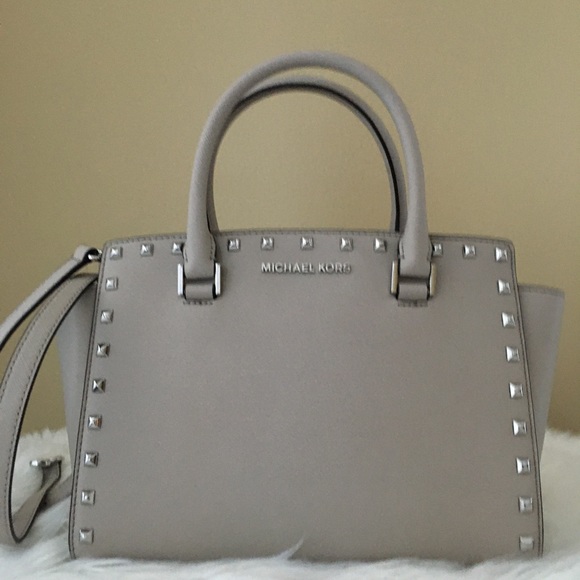 Last one✨Michael Kors MD studded Selma Satchel - Picture 5 of 8